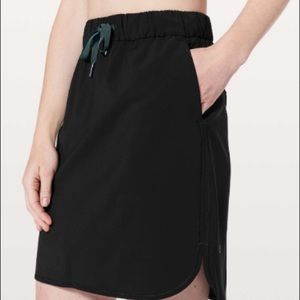 On the Fly Mid Rise Skirt 21” - Black, size 12